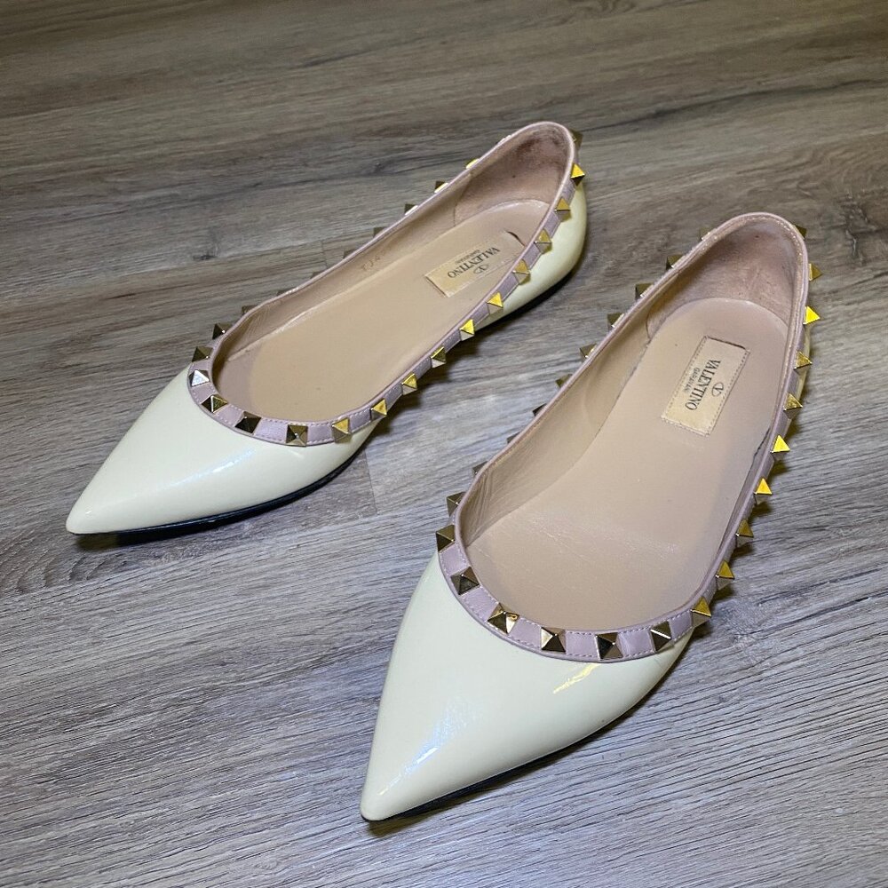 Valentino Garavani Patent Leather Rockstud Ballet Flats IVORY/POUDRE 38 US8